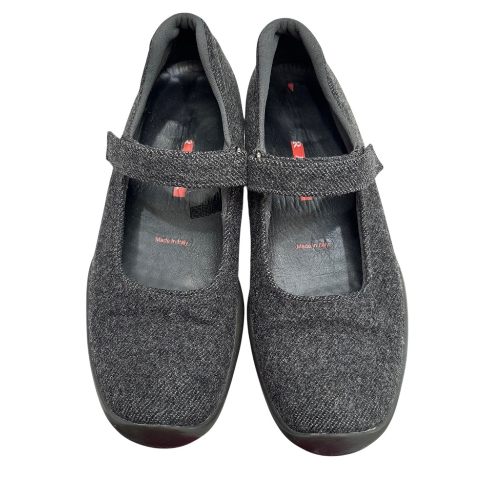 VINTAGE PRADA LINEA ROSSA SPORT GRAY WOOL MARY JANE FLATS WITH VELCRO CLOSURE - Picture 15 of 16